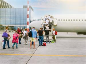 Shutterstock_1956929500_plane going to fly_lidmašīna gatavojas lidot.jpg