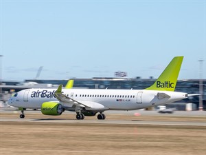 Karlis Miksons Shutterstcok_AirBaltic plane_AirBaltic lidmašīna.jpg