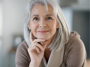 Shutterstock_552965095_pensioner she_pensionāre.jpg