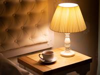 Shutterstock_2156986965_table lamp_galda lampa.jpg