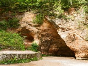 Shutterstock_255525736_Gutmans cave_Gūtmaņa ala.jpg