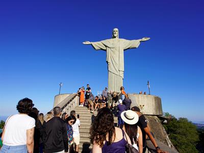 Zigres Shutterstock_statue of Christ the Redeemer_Jēzus Pestītāja statuja Riodežaneiro.jpg