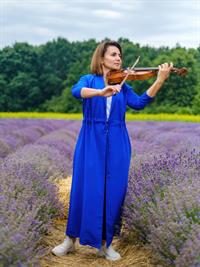 Shutterstock_2179845859_violinist_vijolniece.jpg