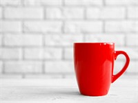 Shutterstock_598417388_red mug_sarkana krūze.jpg