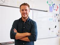 Shutterstock_388588567_teacher he_skolotājs.jpg