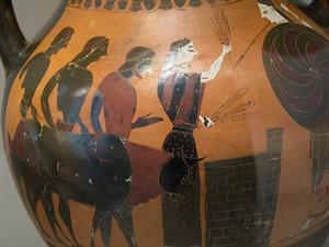 800px-Sacrifice_to_Athena,_Amphora_from_Vulci,_550-540_BC,_Berlin_F_1686,_141662.jpg