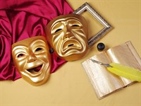 shutterstock_1923336326_theatrical masks_teātra maskas.jpg