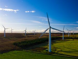 Shutterstock_1308873781_windmills_vēja ģeneratori.jpg