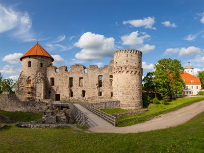 Shutterstock_574787083_Livonian castle in old town of Cesis_Cēsu viduslaiku pils.jpg