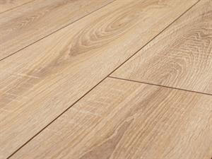 Shutterstock_2531272027_wooden flooring_koka grīda.jpg