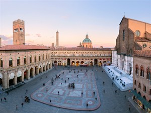 Shutterstock_2385235133_Bologna_Bolonija.jpg