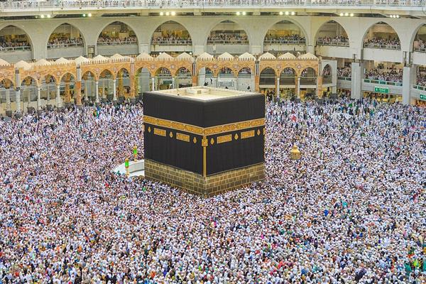 1024px-The_Kaaba_during_Hajj.jpg