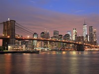 shutterstock_2583922943_Brooklyn Bridge and Manhattan Skyline_Brukilnas tilts un Manhetenas debeskrāpji.jpg