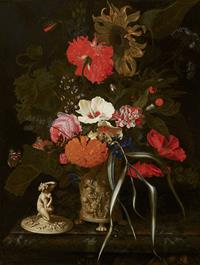 Maria_van_Oosterwyck_-_Flowers_in_an_Ornamental_Vase_-_468_-_Mauritshuis.jpg