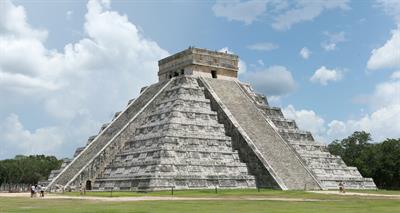 Chichen_Itza_3.jpg