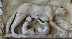 Altar_Mars_Venus_Massimo_lupa3.jpg