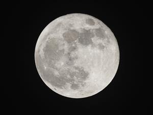 Shutterstock_350316134_moon_mēness.jpg