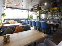 Shutterstock_1688560375_cafe_kafejnīca.jpg