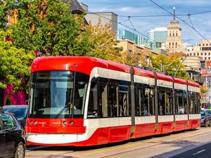 Shutterstock_2090133529_tram_tramvajs.jpg