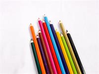 Shutterstock_2497908061_color pencils_krāsainie zimuļi.jpg