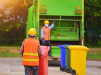Shutterstock_2013295241_garbage collector_atkritumu savācēji.jpg