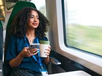 Shutterstock_2464705713_nurse on train_medmāsa vilcienā.jpg