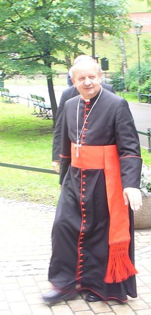 WIKI_20250425_Kard_Stanislaw_Dziwisz.jpg