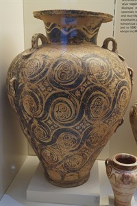 WIKI_20251027_Pottery_from_chamber_tomb_10_of_Dendra_1.JPG
