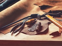 Shutterstock_1186134823_leather_āda.jpg