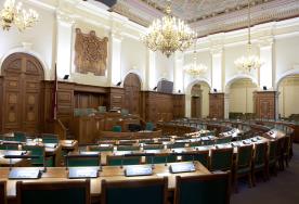 Saeimas_sēžu_zāle_-_Flickr_-_Saeima_(7).jpg
