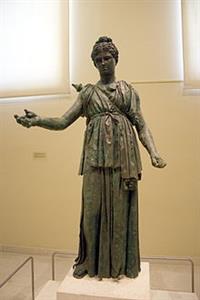000 7405_-_Piraeus_Arch._Museum,_Athens_-_Artemis_-_Photo_by_Giovanni_Dall'Orto,_Nov_14_2009.jpg