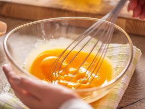 sakul olas whisk eggs.jpg