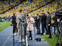 Vlad1988 Shutterstock_journalists on sports match_žurnālisti sporta mačā.jpg