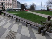 Andreia Veiga Shutterstock_sculpture near Natinal Library in Riga_skulptūra pie Nacionālās Bibliotēkas Rīgā.jpg