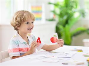 Shutterstock_2012392346_learning english_mācīties angļu valodu.jpg