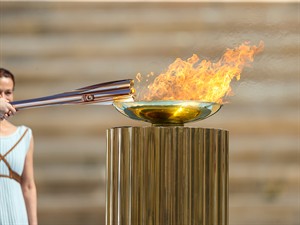 Ververidis Vasilis Shutterstock_Olympic flame_Olimpiskais uguns.jpg