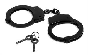 handcuffs-2202224_640.jpg