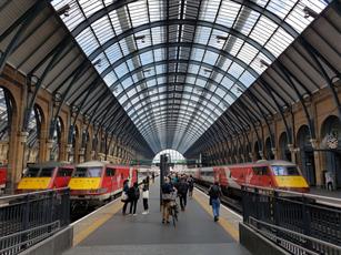 Rosen Ivanov Iliev Shutterstock_train station_vilcienu stacija.jpg