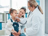 shutterstock_2527672987_doctor_ārsts.jpg