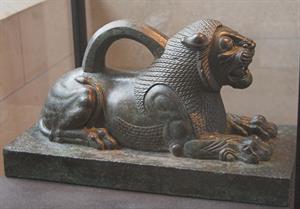 1024px-Lion_weight_Sb_2718.jpg