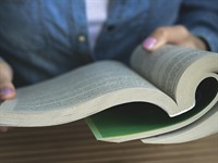 shutterstock_278375465_reading book_lasa grāmatu.jpg