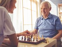 shutterstock_495578068_playing chess_šaha spēle.jpg
