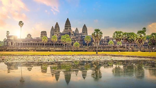 1024px-Ankor_Wat_temple.jpg