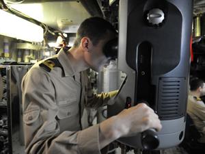 thomas koch Shutterstock_inside the submarine_zemūdenē.jpg