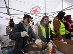 Ruslan Lytvyn Shutterstock_red cross_sarkanais krusts.jpg