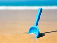 Shutterstock_123251449_toy shovel_spēļu lāpsta.jpg