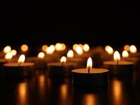 Shutterstock_2434255555_candles_sveces.jpg