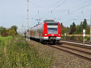 Bene Images Shutterstock_electric train_elektriskais vilciens.jpg