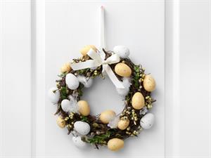 Shutterstock_2276420017_easter wreath_Lieldienu vainags.jpg