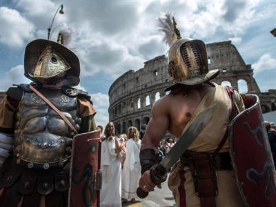 roma-larang-badut-gladiator-dan-becak-di-tempat-wisata-TwZtOVP3lV.jpg